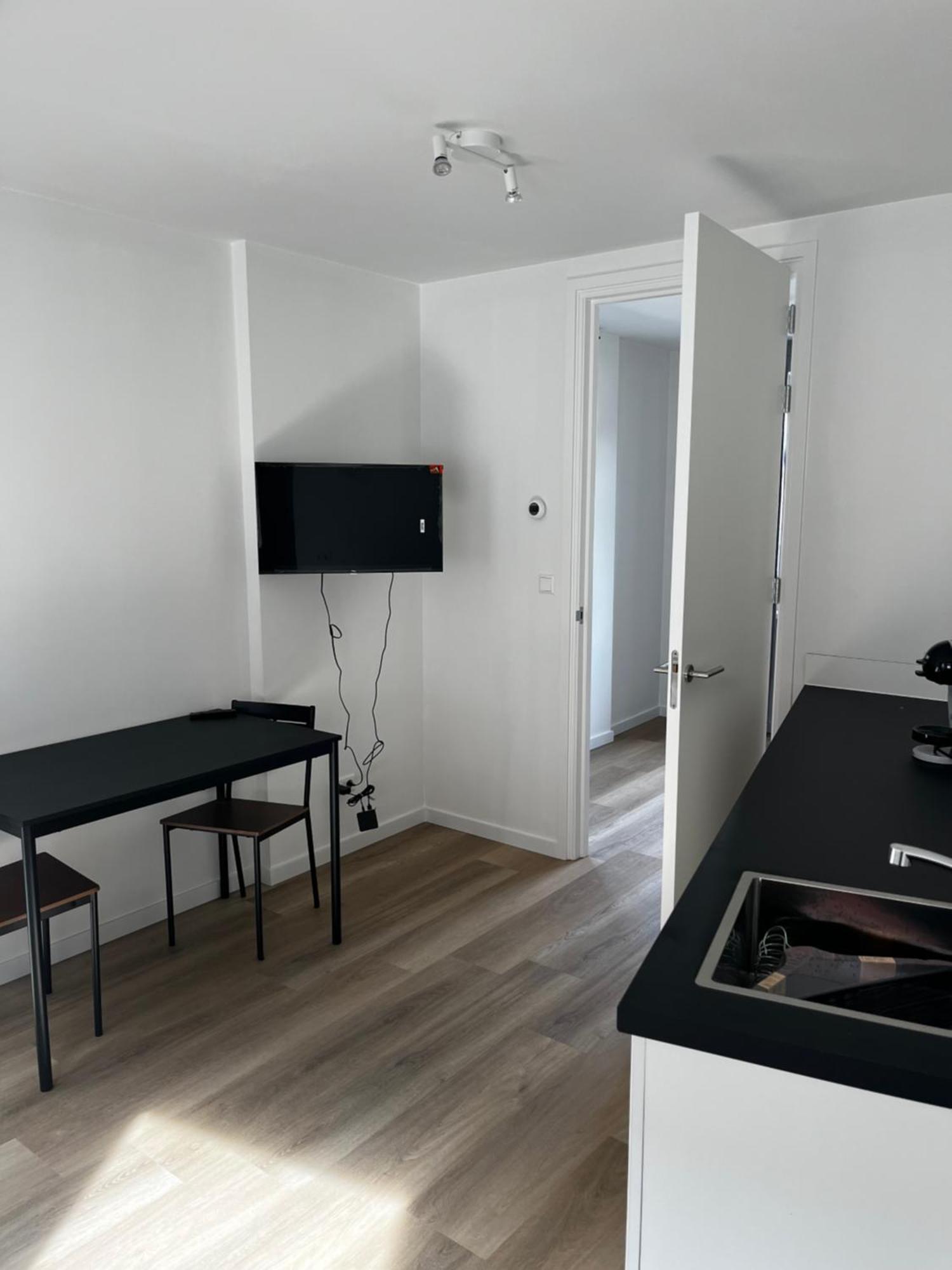 Apartement Hotel Stays By Adm Leyde Extérieur photo